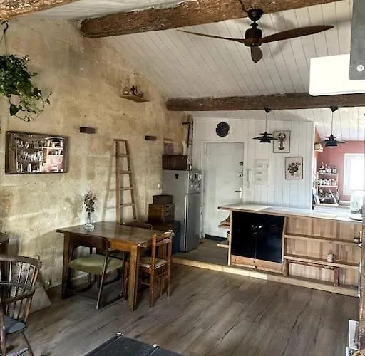 Avec Terrasse Centre *