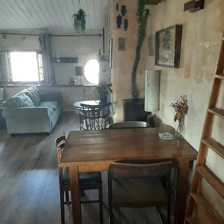 Avec Terrasse Centre